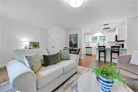 5408 W 72nd St, Prairie Village, KS 66208