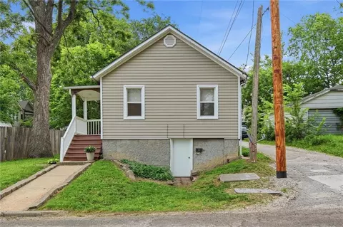 7 N Iron St, Paola, KS 66071
