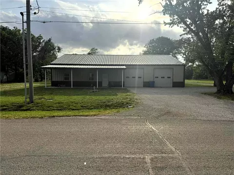 1137 N Main St, Leroy, KS 66857