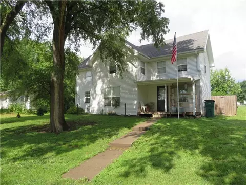 707 Linn St, Valley Falls, KS 66088