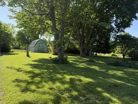 Exterior - 811 Barron Rd, Raymore, MO 64083 photo 2 of 3