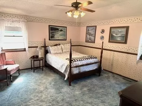 Bedroom - 811 Barron Rd, Raymore, MO 64083 photo 2 of 3