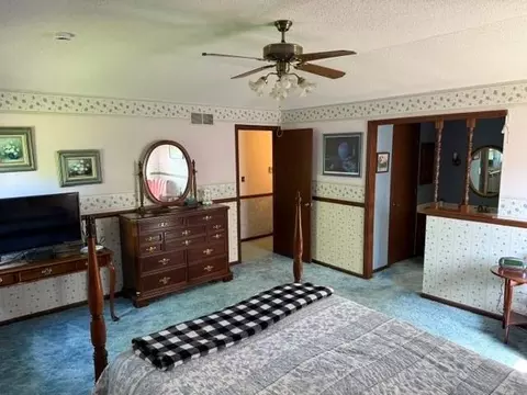 Bedroom - 811 Barron Rd, Raymore, MO 64083 photo 1 of 3