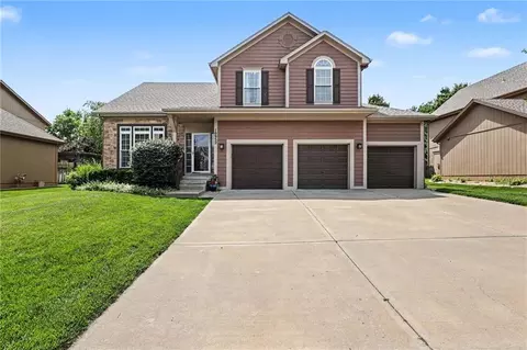 10952 S Emerald St, Olathe, KS 66062