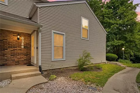 8346 NW Barrybrooke Dr, Kansas City, MO 64151