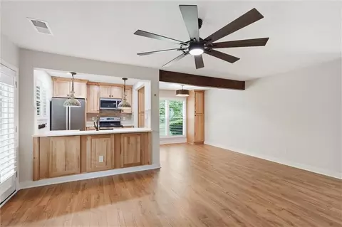 8346 NW Barrybrooke Dr, Kansas City, MO 64151