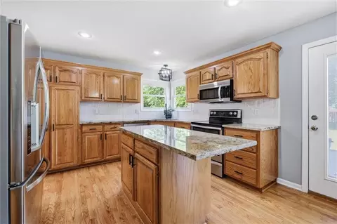 Kitchen - 2401 SW Tracker Ln, Lees Summit, MO 64082 photo 2 of 4