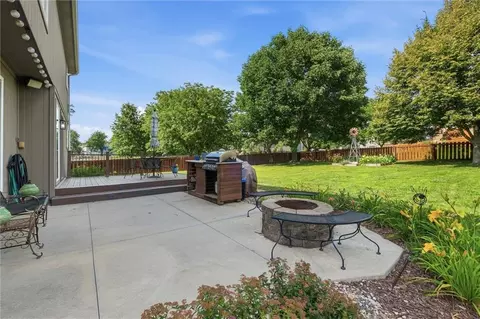 Exterior - 2401 SW Tracker Ln, Lees Summit, MO 64082 photo 6 of 10