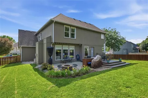 Exterior - 2401 SW Tracker Ln, Lees Summit, MO 64082 photo 8 of 10