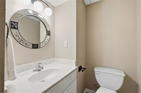 Bath - 2401 SW Tracker Ln, Lees Summit, MO 64082 photo 5 of 6
