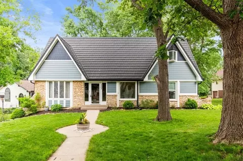 3503 NE Beechwood Cir, Lees Summit, MO 64064