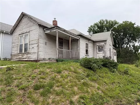 2725 Delaware St, Saint Joseph, MO 64506