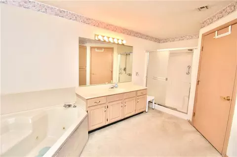 Bath - 17800 E Bolger Rd #101, Independence, MO 64055 photo 3 of 5