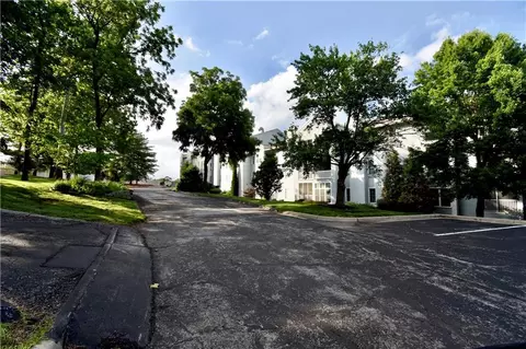 Exterior - 17800 E Bolger Rd #101, Independence, MO 64055 photo 5 of 7