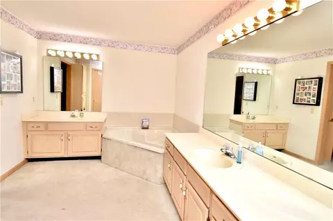 Bath - 17800 E Bolger Rd #101, Independence, MO 64055 photo 1 of 5