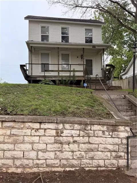 1917 Jones St, Saint Joseph, MO 64501