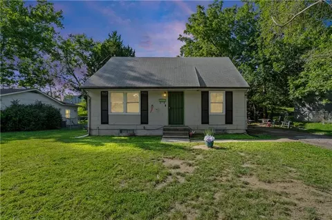 7406 S Park Rd, Kansas City, MO 64129