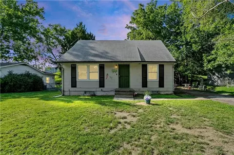 7406 S Park Rd, Kansas City, MO 64129