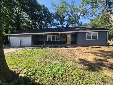 7310 High Groove Rd, Grandview, MO 64030
