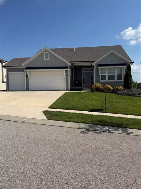 13411 W 181st Ter, Overland Park, KS 66013