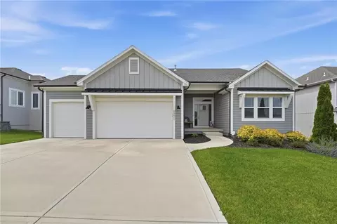 13411 W 181st Ter, Overland Park, KS 66013