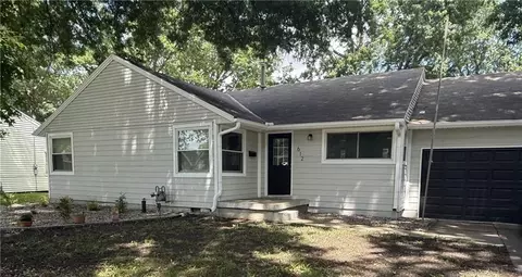 612 S Sherman Ave, Olathe, KS 66061