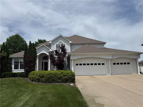 4501 NW Bittersweet Ln, Blue Springs, MO 64015