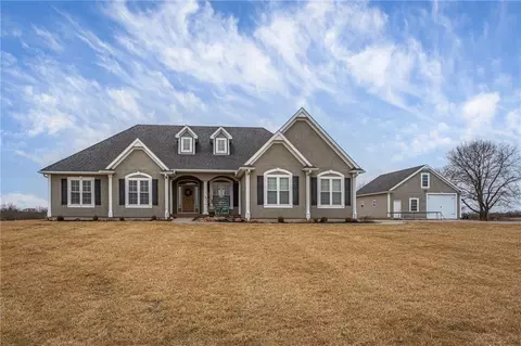 14251 Kk Hwy, Braymer, MO 64624