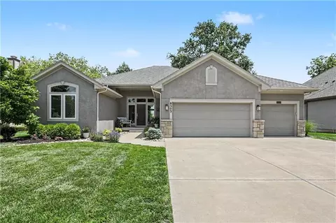 8303 Harbinger St, Lenexa, KS 66219
