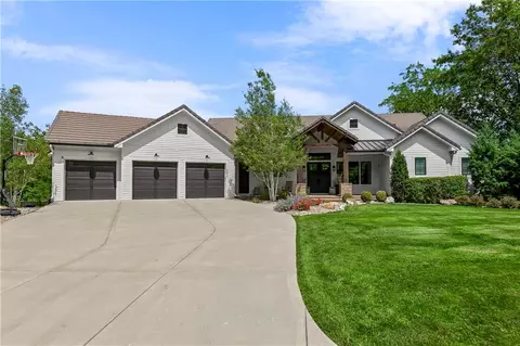 4951 NW Canyon Rd, Lees Summit, MO 64064