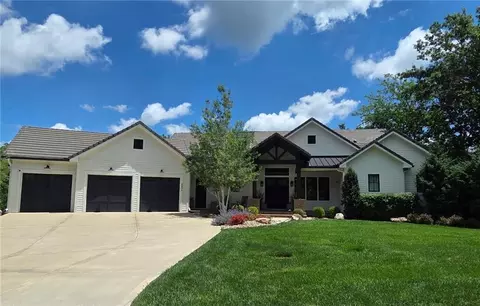 4951 Canyon Rd, Lees Summit, MO 64064