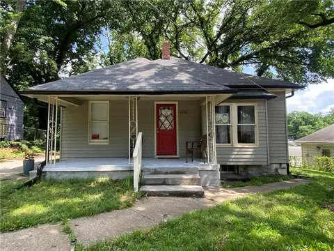 3338 E 68th St, Kansas City, MO 64132