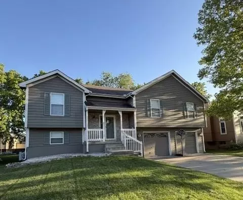 7903 E 161st St, Belton, MO 64012