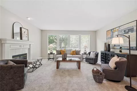 7816 W 147th Ter, Overland Park, KS 66223