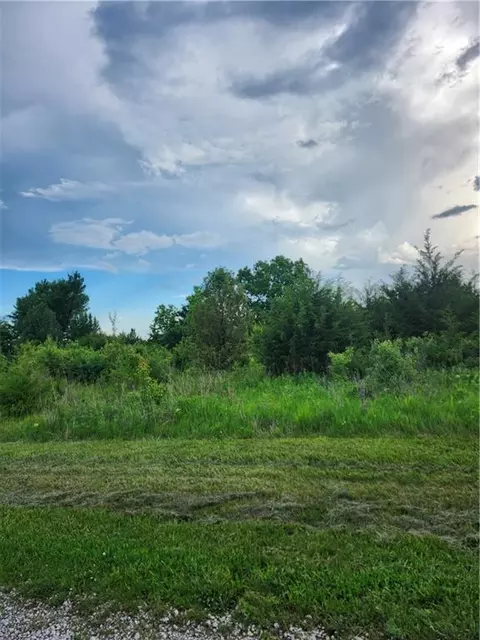 22 26 Ravens Roost Dr, Linn Valley, KS 66040