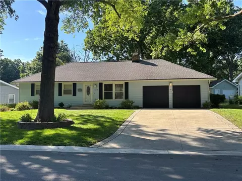 13218 W 96th St, Lenexa, KS 66215