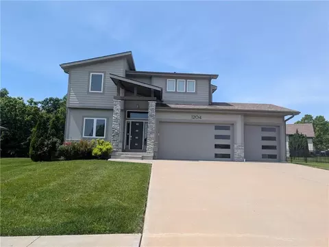 1204 Rich Blvd, Warrensburg, MO 64093