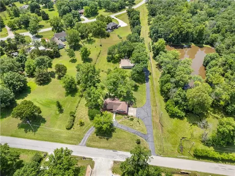 View/Area - 15096 E Quail Rd, Nevada, MO 64772 photo 6 of 7