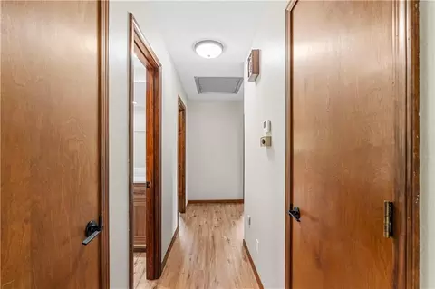 Entry Way - 15096 E Quail Rd, Nevada, MO 64772 photo 6 of 7