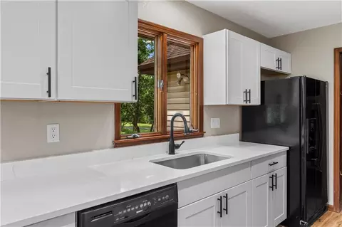 Kitchen - 15096 E Quail Rd, Nevada, MO 64772 photo 2 of 3