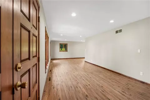 Living - 15096 E Quail Rd, Nevada, MO 64772 photo 1 of 10