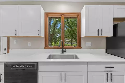 Kitchen - 15096 E Quail Rd, Nevada, MO 64772 photo 3 of 3