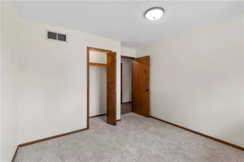Bedroom - 15096 E Quail Rd, Nevada, MO 64772 photo 6 of 8