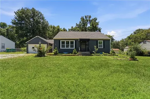 505 NE 74th Ter, Gladstone, MO 64118