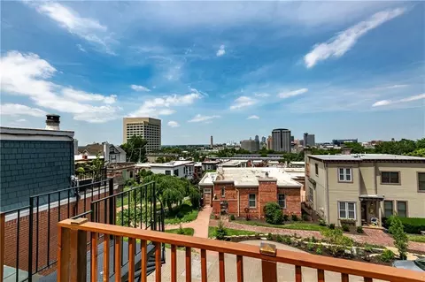 110 E 30th St, Kansas City, MO 64108