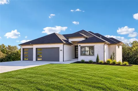 30304 E 138th St, Lees Summit, MO 64086