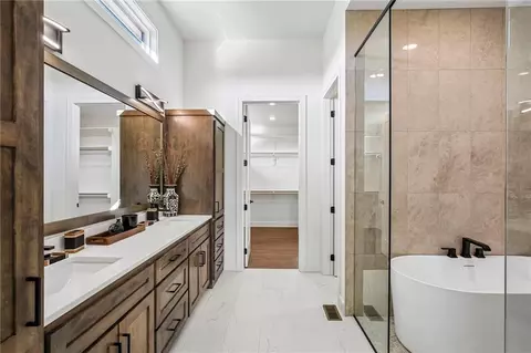 Bath - 30304 E 138th St, Lees Summit, MO 64086 photo 3 of 7