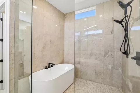 Bath - 30304 E 138th St, Lees Summit, MO 64086 photo 4 of 7