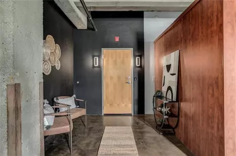 360 W Pershing Rd #110, Kansas City, MO 64108