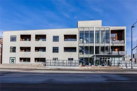 360 W Pershing Rd #110, Kansas City, MO 64108